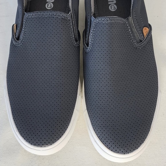 Lamo Perforated Slip On Casual Comfort Shoes Sneakers Gray Size 7.5 - Picture 2 of 6